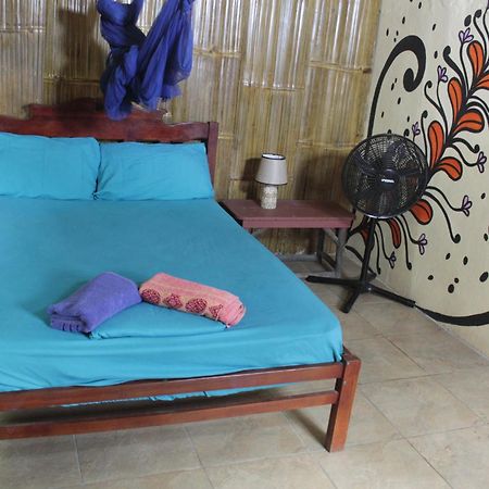My Little House Surf&Backpacker Hostel Montañita Extérieur photo